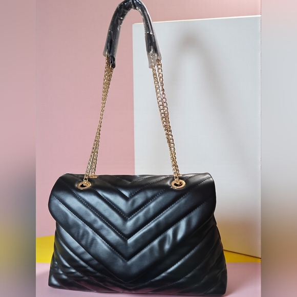 Handbags - Elegant Black Quilted Shoulder Bag